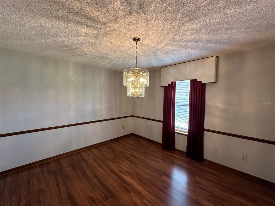 For Rent: $2,150 (3 beds, 2 baths, 1923 Square Feet)