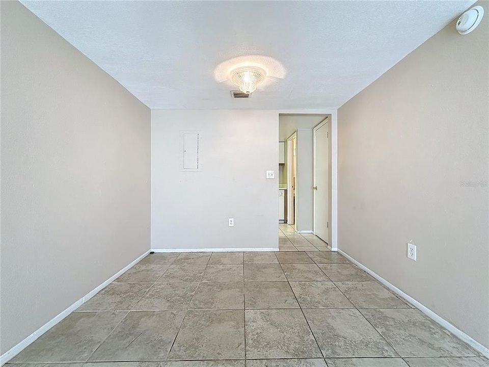 For Sale: $144,500 (1 beds, 1 baths, 765 Square Feet)