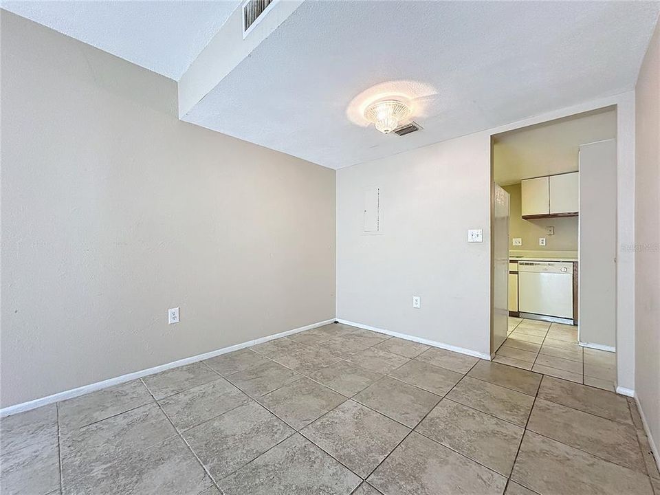 For Sale: $144,500 (1 beds, 1 baths, 765 Square Feet)