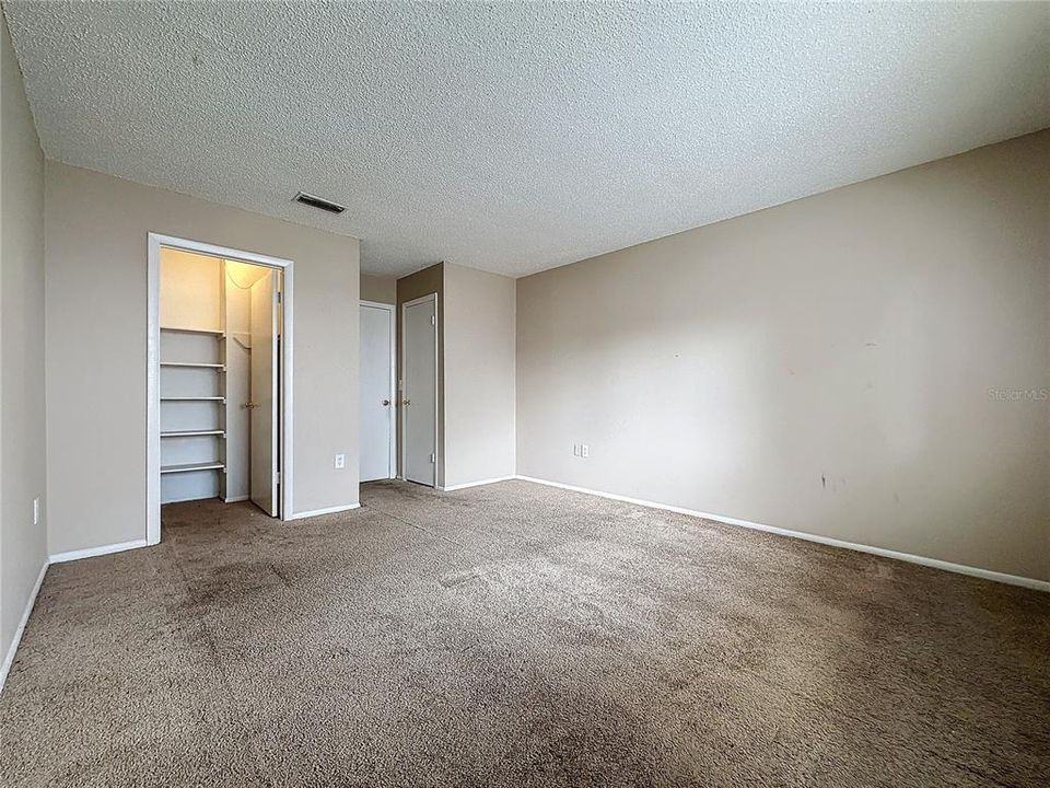 For Sale: $144,500 (1 beds, 1 baths, 765 Square Feet)