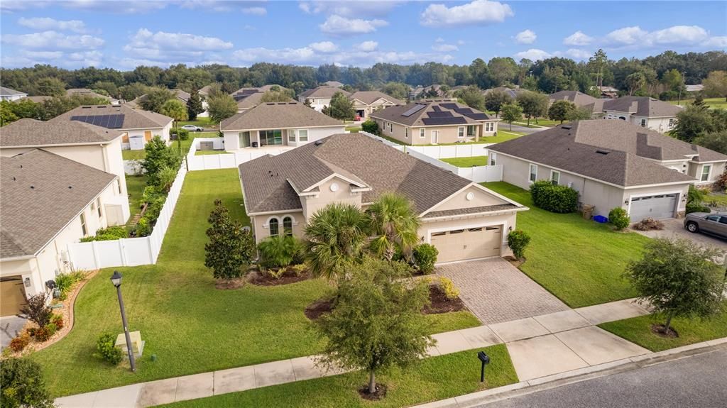 Peaceful, suburban setting, including schools, employment, retail and restaurants and all of the attractions that have made Central Florida a world-class destination