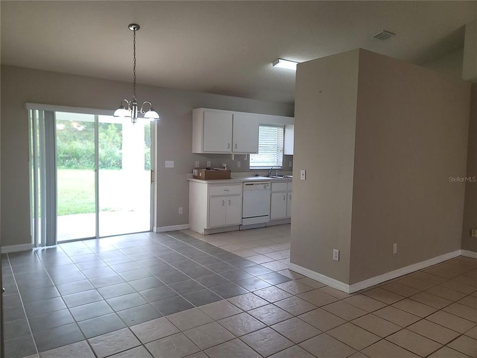 For Rent: $1,725 (3 beds, 2 baths, 1461 Square Feet)