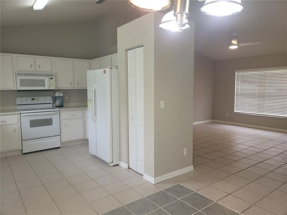 For Rent: $1,725 (3 beds, 2 baths, 1461 Square Feet)