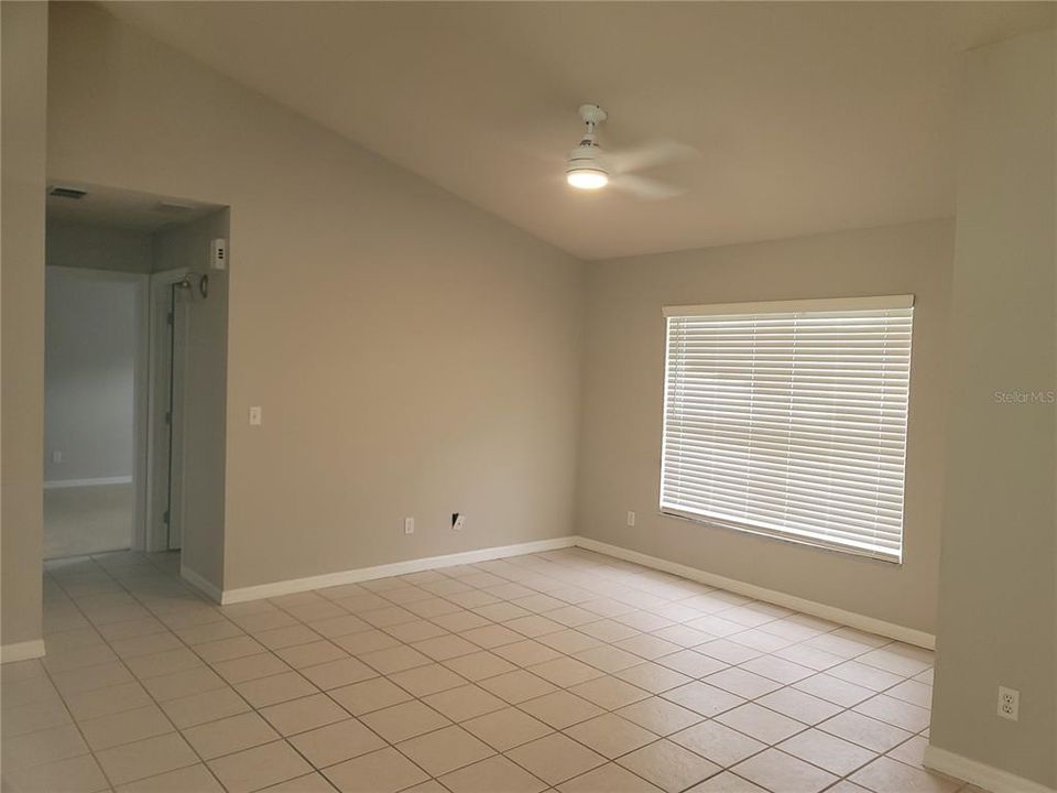 For Rent: $1,725 (3 beds, 2 baths, 1461 Square Feet)