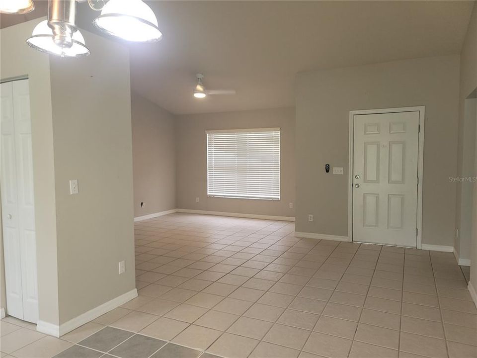 For Rent: $1,725 (3 beds, 2 baths, 1461 Square Feet)