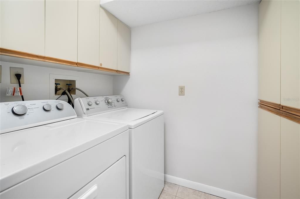 For Sale: $279,900 (2 beds, 2 baths, 1499 Square Feet)