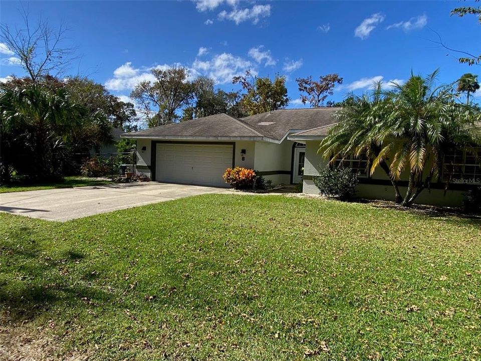 For Sale: $450,000 (3 beds, 2 baths, 1973 Square Feet)