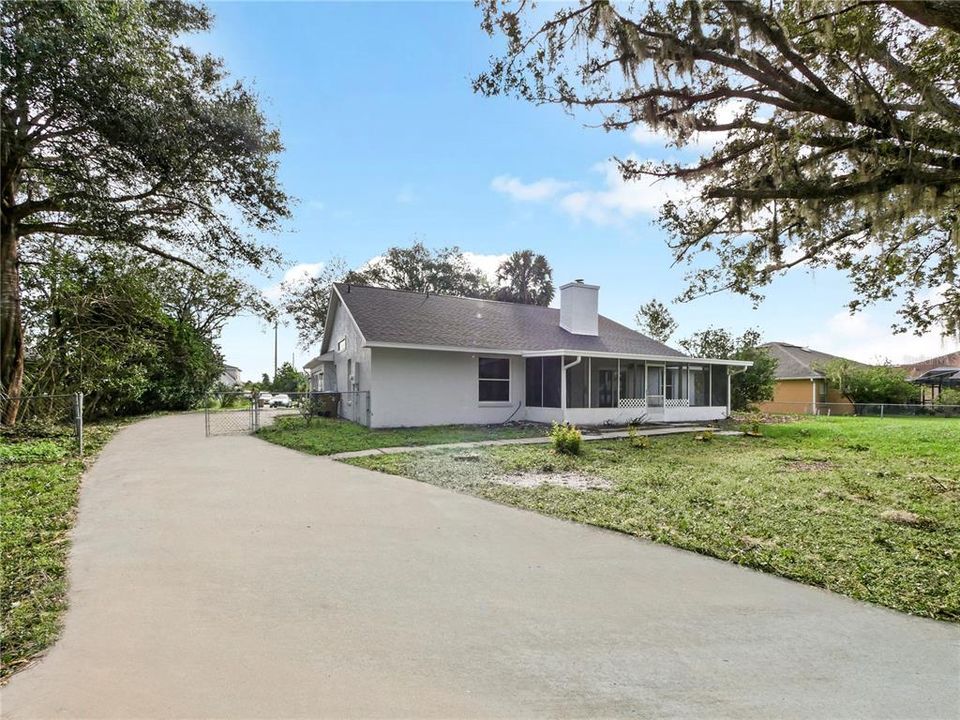 For Sale: $499,999 (3 beds, 2 baths, 2120 Square Feet)