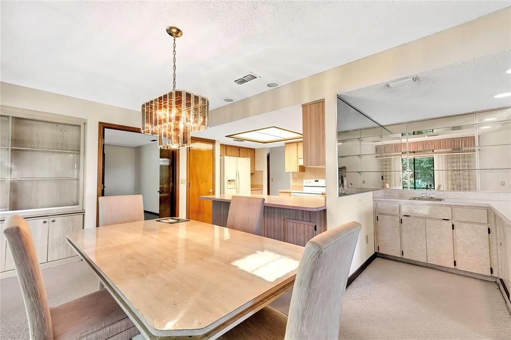 Dining area and wet bar