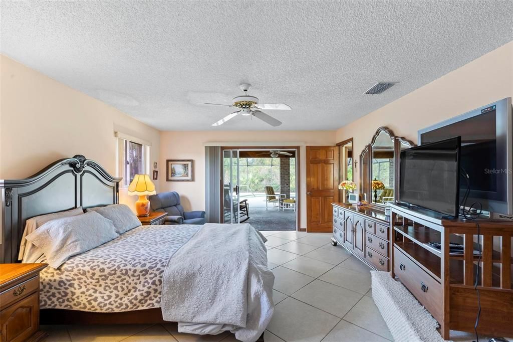 Active With Contract: $475,000 (4 beds, 2 baths, 2532 Square Feet)