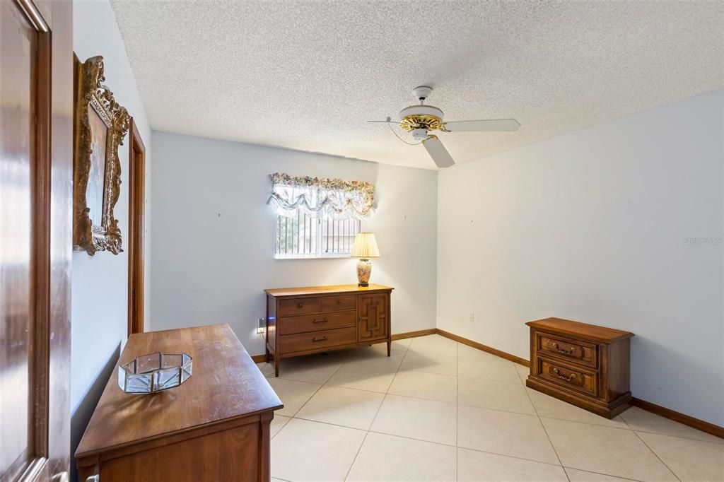 Active With Contract: $475,000 (4 beds, 2 baths, 2532 Square Feet)