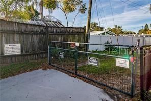 Your private access gate to lake Holden