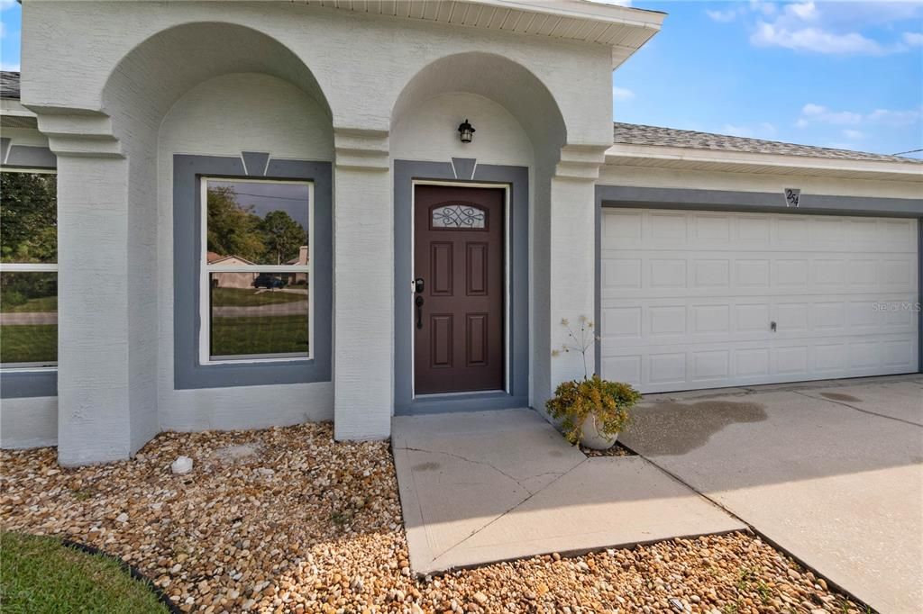 For Sale: $385,000 (3 beds, 2 baths, 1954 Square Feet)