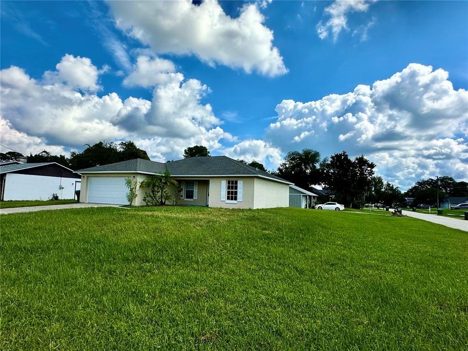 For Sale: $310,000 (3 beds, 2 baths, 1245 Square Feet)