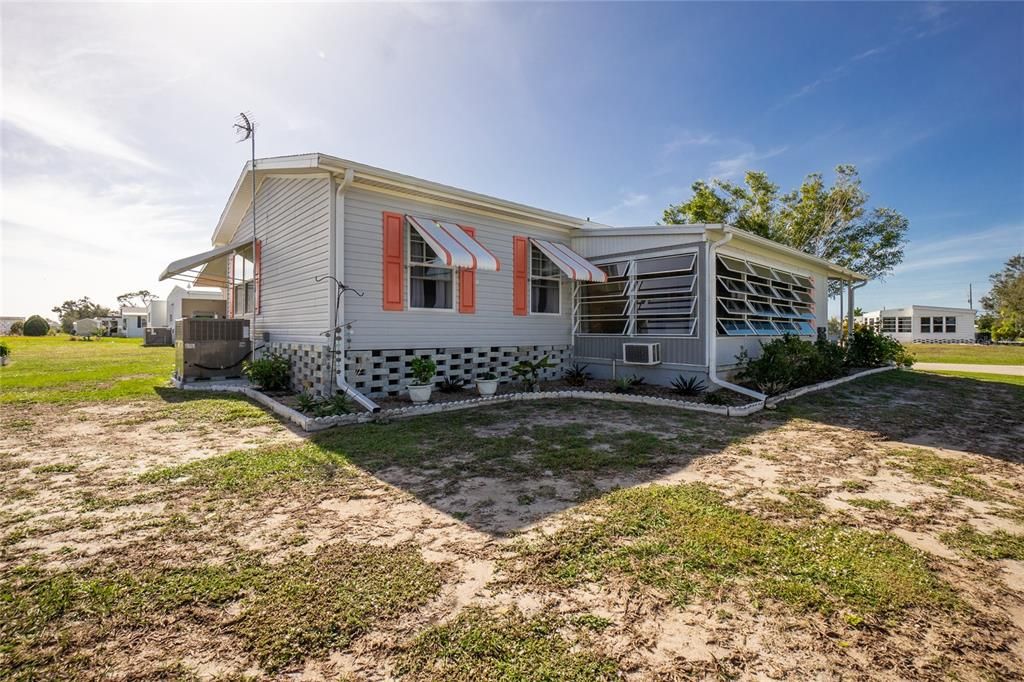 For Sale: $269,900 (2 beds, 2 baths, 1498 Square Feet)