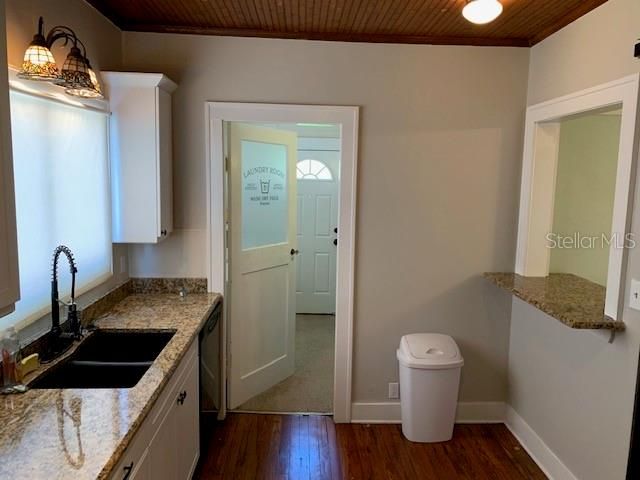 For Rent: $3,200 (2 beds, 1 baths, 1440 Square Feet)