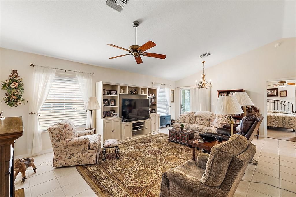 For Sale: $299,900 (3 beds, 2 baths, 1482 Square Feet)