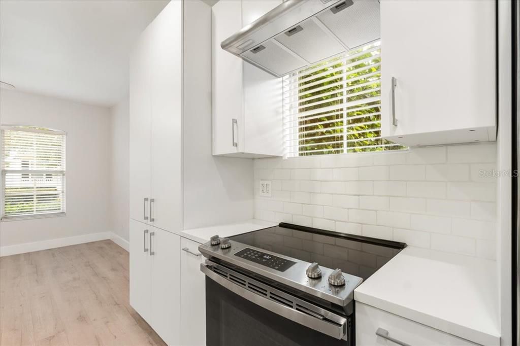 Kitchen with Range/Oven