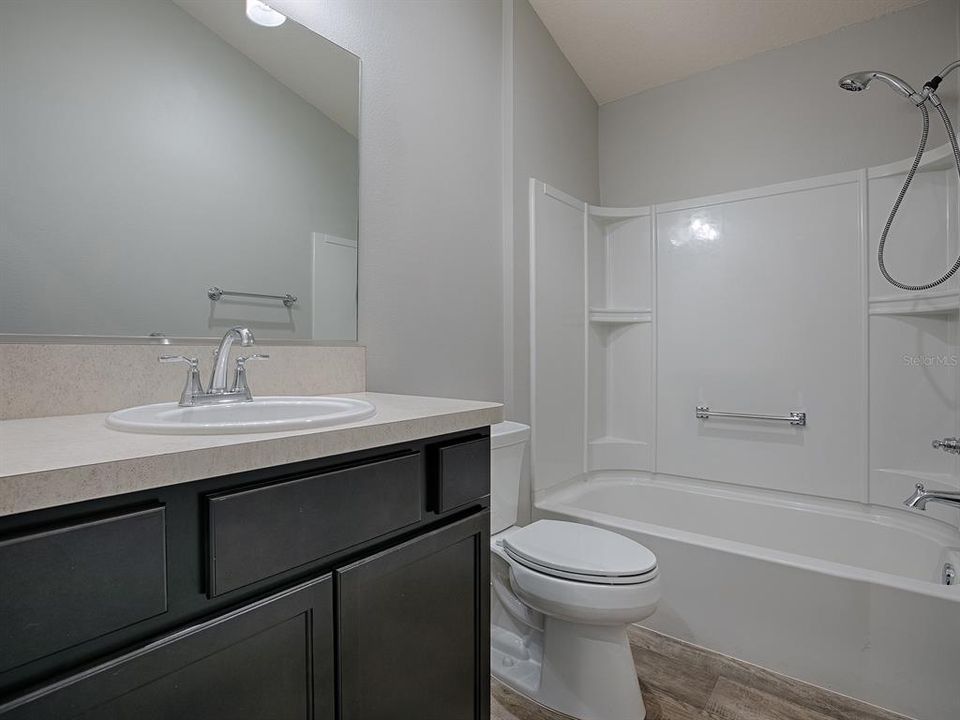 For Sale: $304,900 (2 beds, 2 baths, 1203 Square Feet)