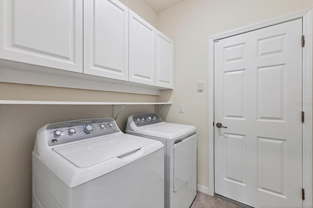 For Sale: $399,000 (2 beds, 2 baths, 1568 Square Feet)