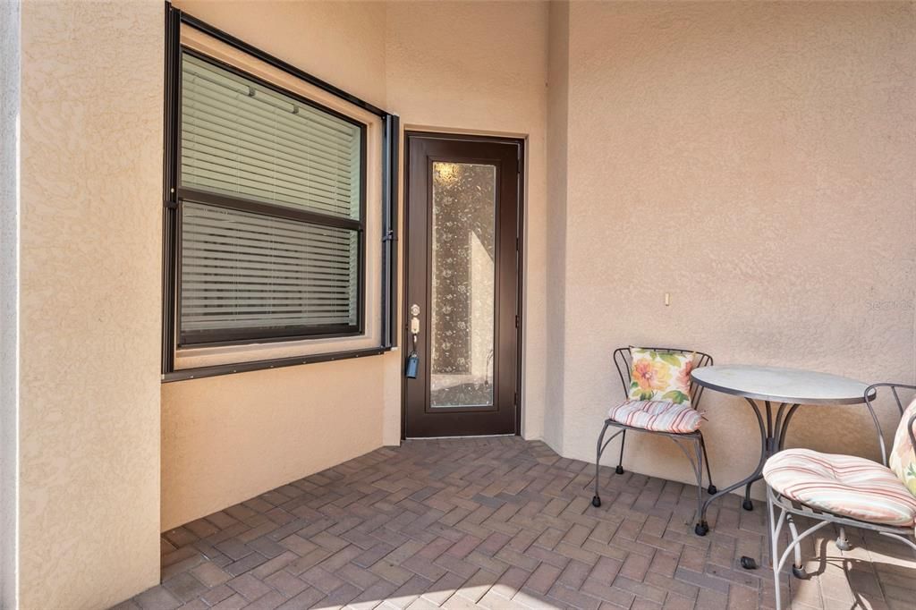 For Sale: $489,900 (2 beds, 2 baths, 2023 Square Feet)