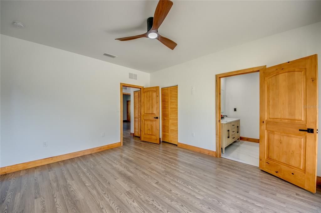 For Sale: $380,000 (2 beds, 2 baths, 1495 Square Feet)