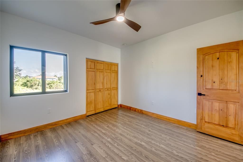 For Sale: $380,000 (2 beds, 2 baths, 1495 Square Feet)