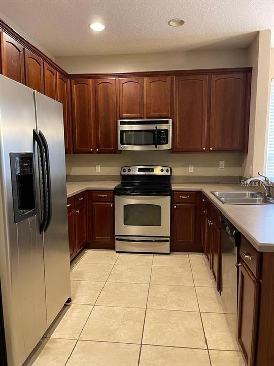 For Rent: $2,400 (3 beds, 2 baths, 1771 Square Feet)