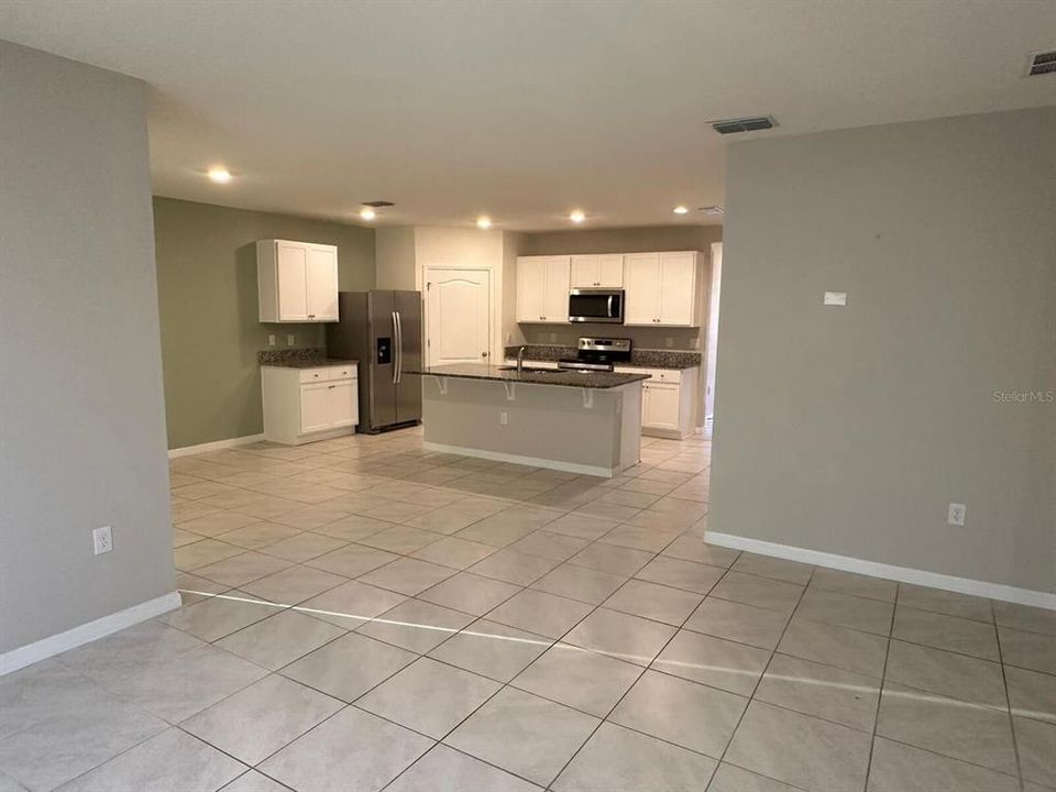 For Rent: $2,400 (4 beds, 2 baths, 1846 Square Feet)