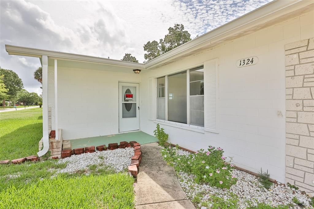 For Sale: $249,900 (2 beds, 2 baths, 1120 Square Feet)