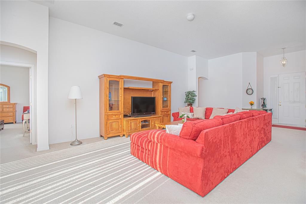 For Sale: $399,000 (3 beds, 2 baths, 1971 Square Feet)