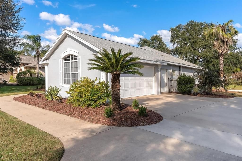 For Sale: $697,000 (3 beds, 2 baths, 3517 Square Feet)