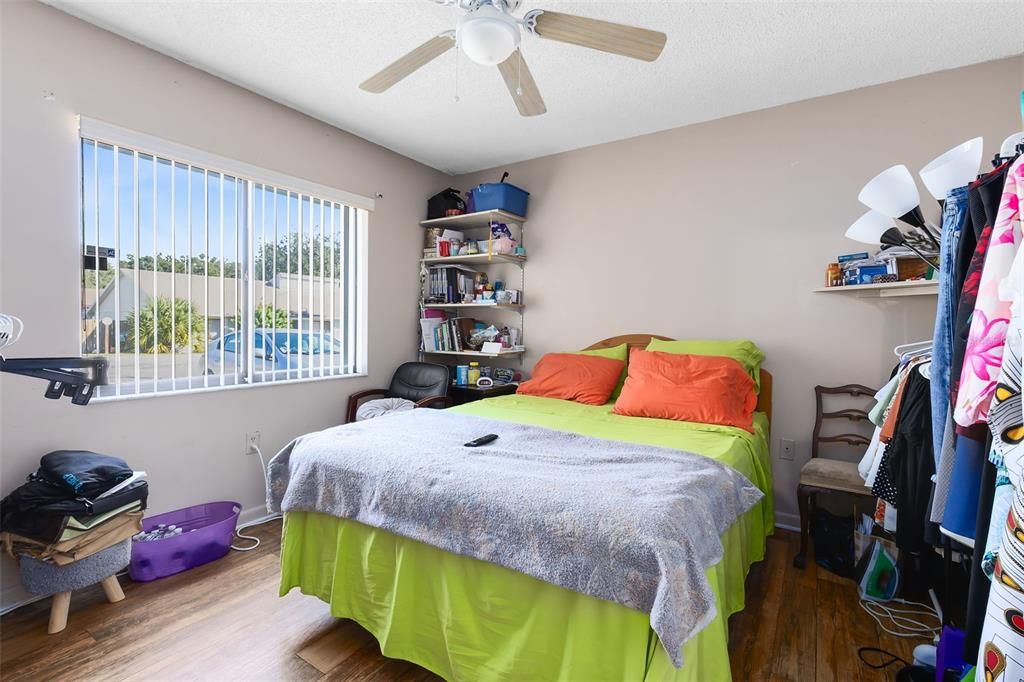 For Sale: $165,000 (3 beds, 2 baths, 1179 Square Feet)