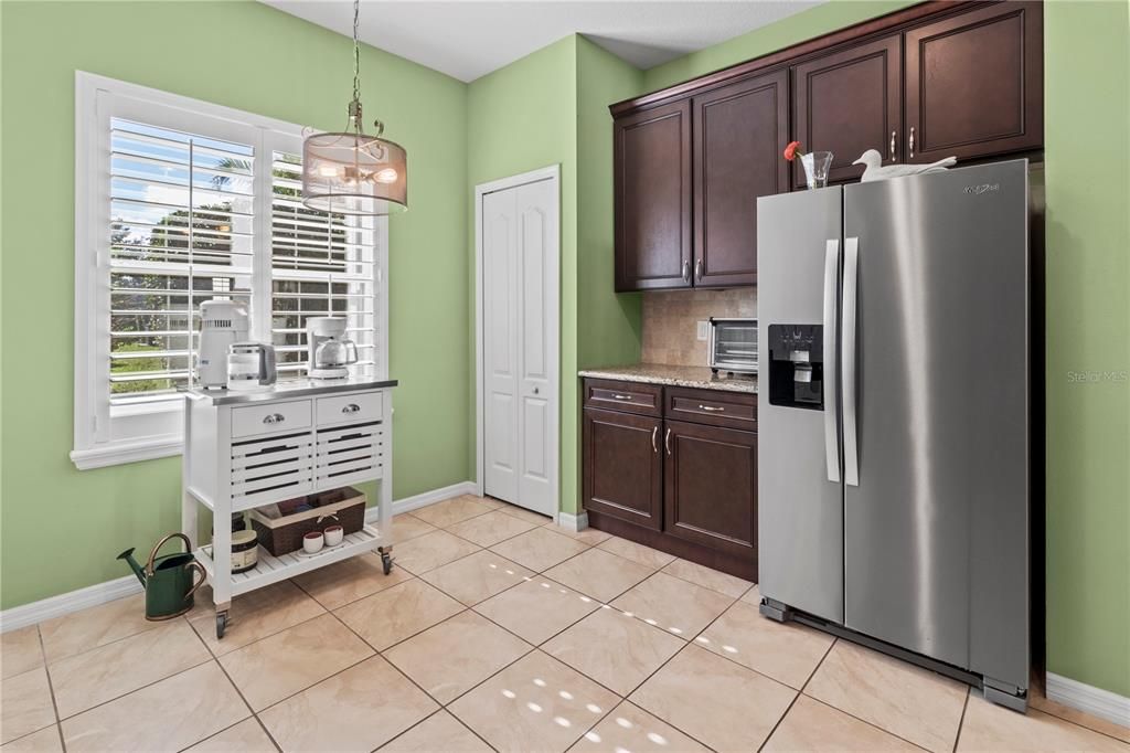 For Sale: $389,000 (2 beds, 2 baths, 1313 Square Feet)