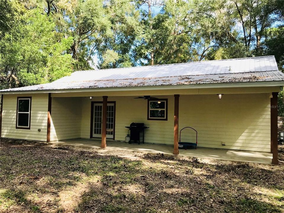 For Sale: $255,000 (3 beds, 2 baths, 1284 Square Feet)