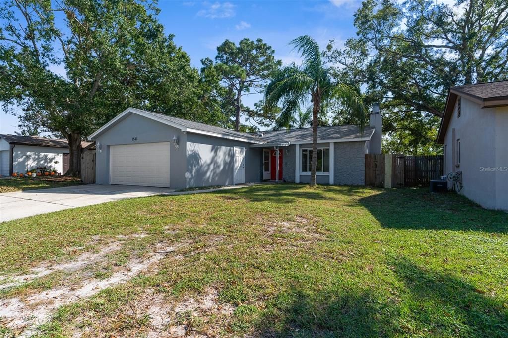 For Sale: $400,000 (3 beds, 2 baths, 1212 Square Feet)