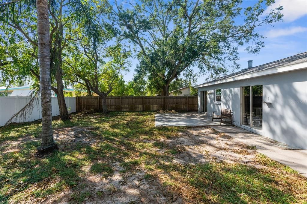 For Sale: $400,000 (3 beds, 2 baths, 1212 Square Feet)