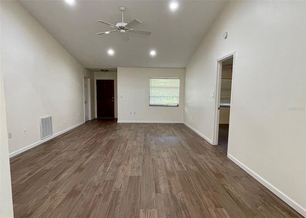 For Rent: $2,650 (3 beds, 2 baths, 1228 Square Feet)