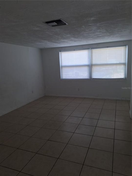 For Rent: $1,600 (3 beds, 2 baths, 1480 Square Feet)