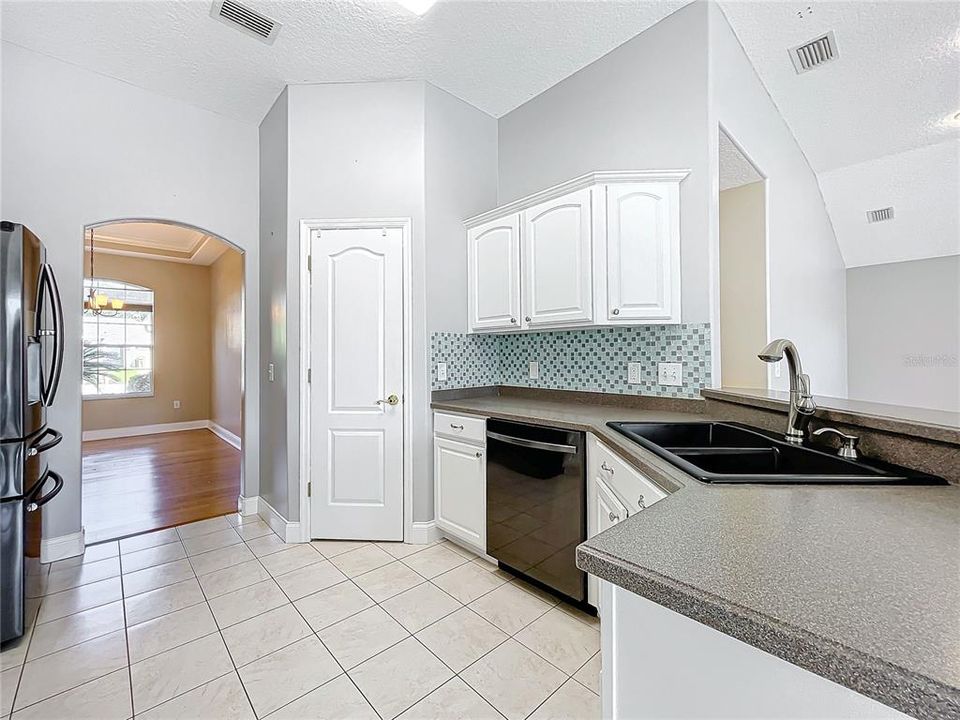 For Sale: $439,500 (3 beds, 2 baths, 2364 Square Feet)