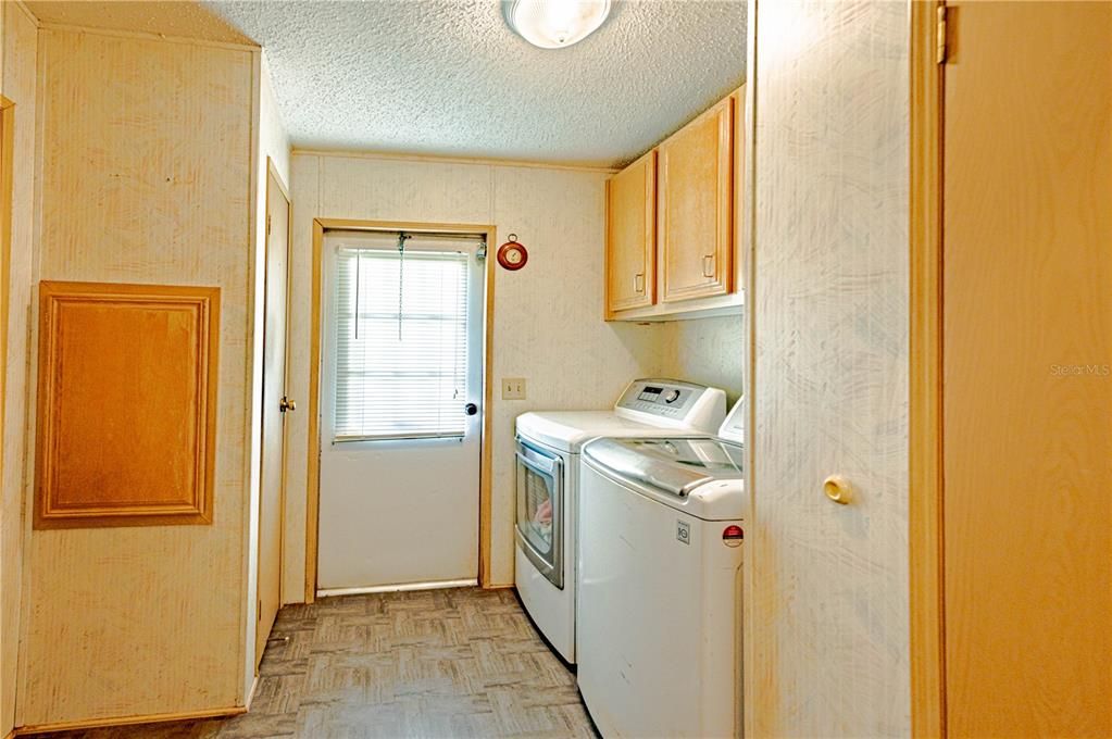 For Sale: $245,000 (2 beds, 2 baths, 1296 Square Feet)