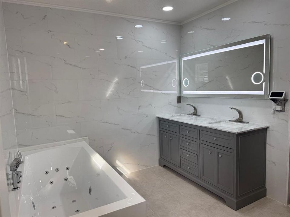 Master suite bath