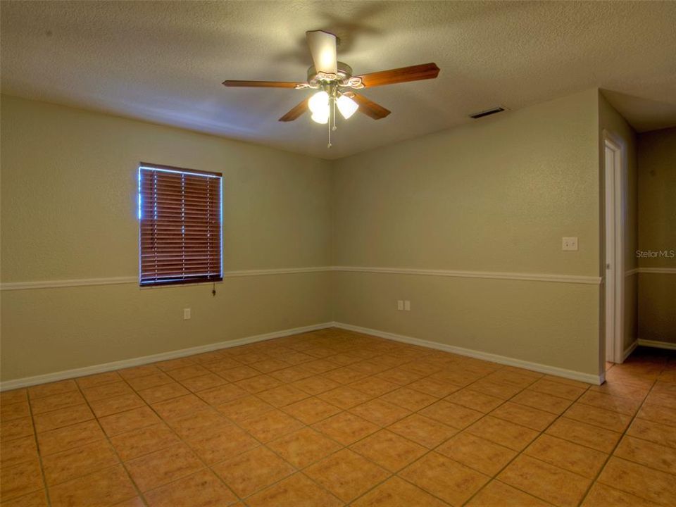 For Rent: $2,200 (3 beds, 2 baths, 1749 Square Feet)