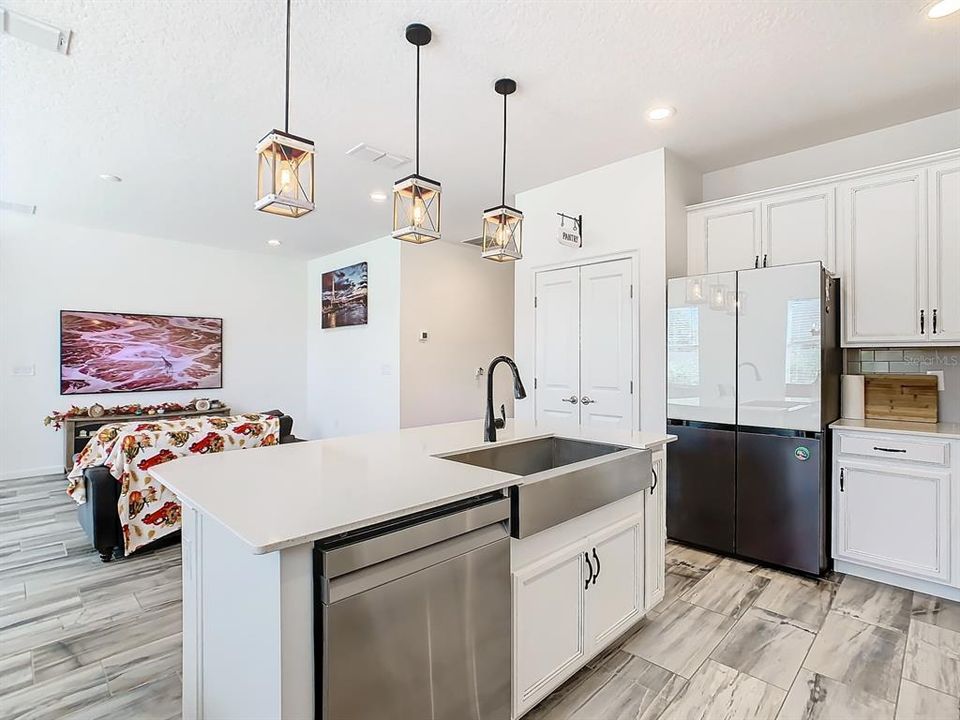 Kitchen Island with Farmhouse Sink