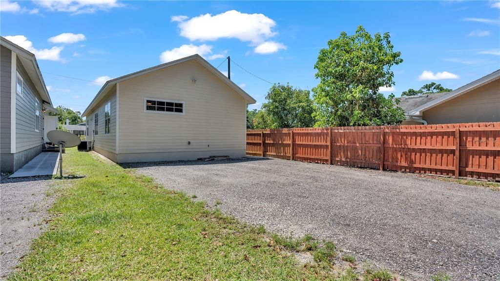 For Sale: $349,900 (3 beds, 2 baths, 1431 Square Feet)