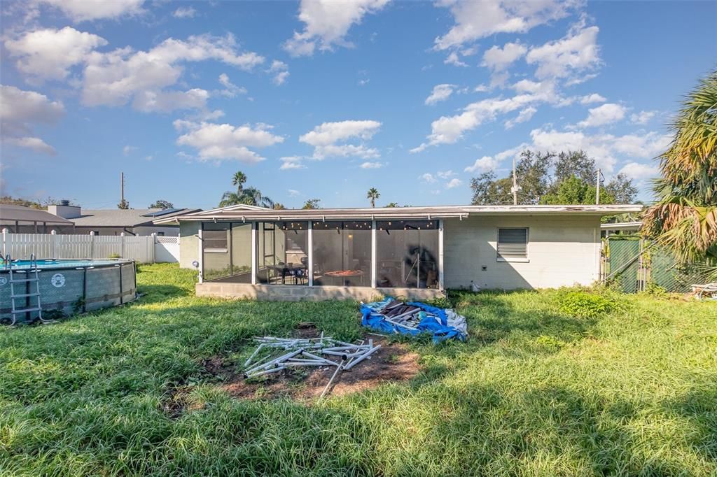 For Sale: $340,000 (3 beds, 2 baths, 1560 Square Feet)