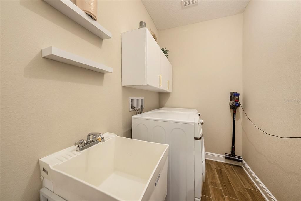 For Sale: $429,999 (2 beds, 2 baths, 1772 Square Feet)