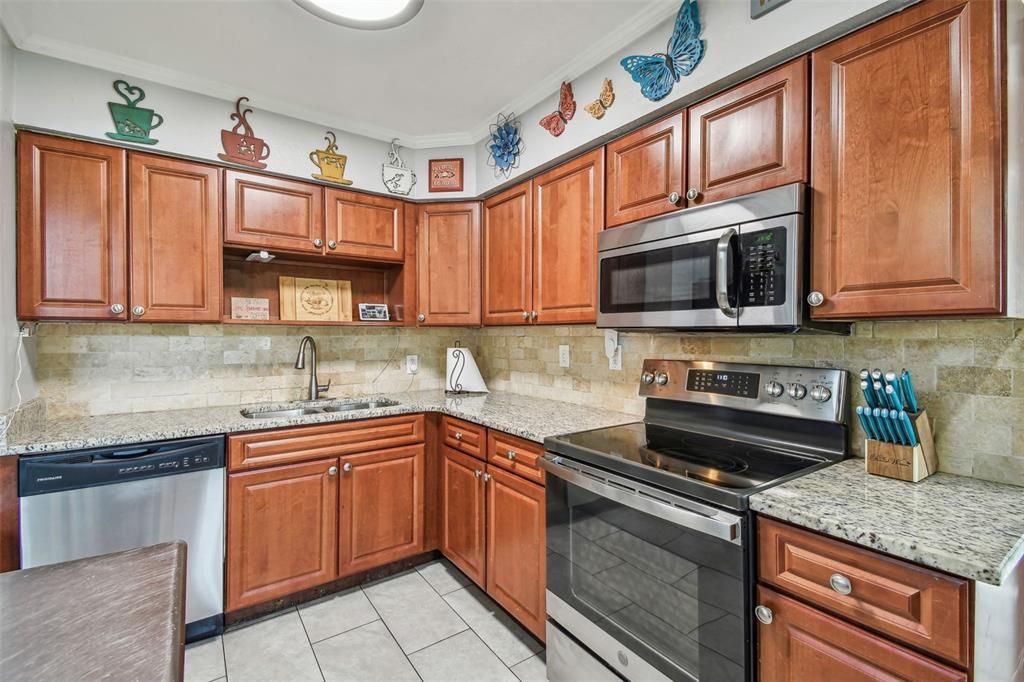 For Sale: $395,000 (4 beds, 2 baths, 1653 Square Feet)