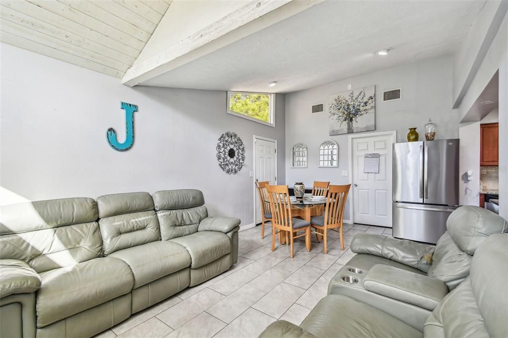 For Sale: $395,000 (4 beds, 2 baths, 1653 Square Feet)