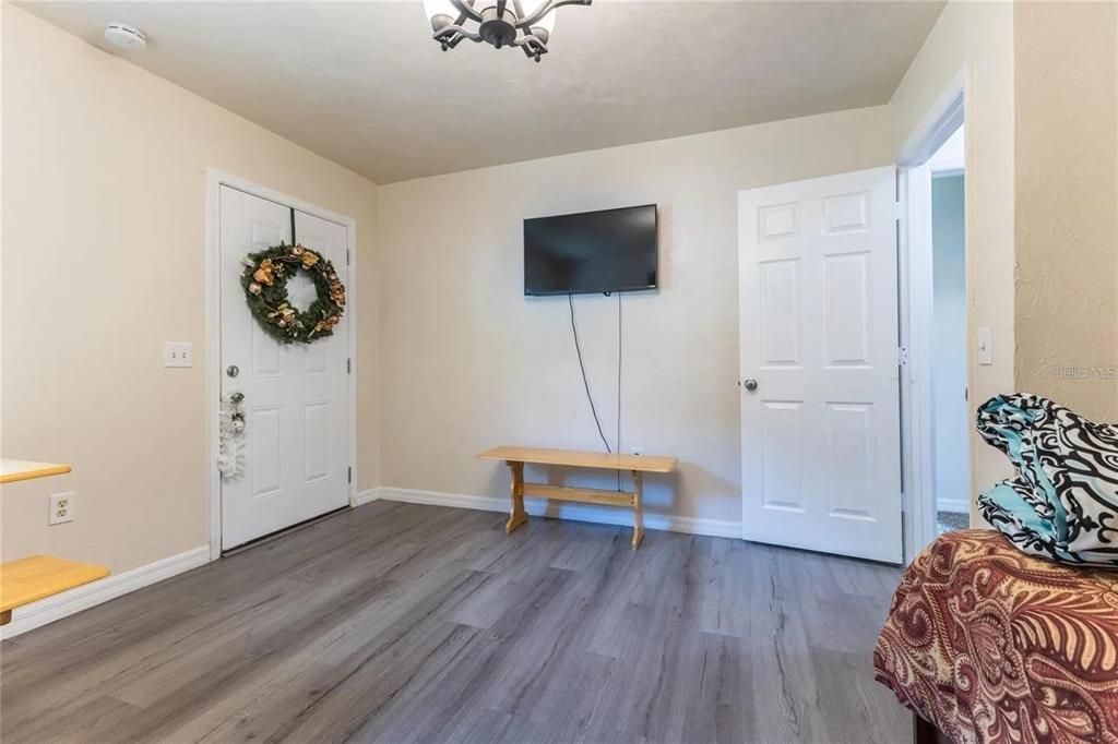 For Sale: $449,000 (3 beds, 2 baths, 2 Square Feet)